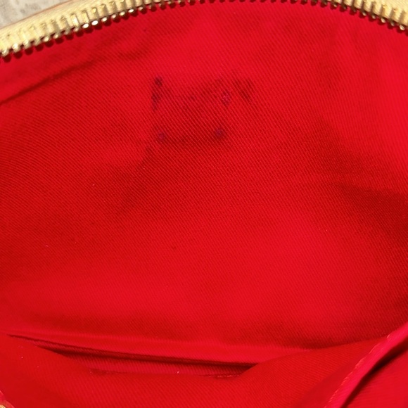 Beautiful Dooney & Bourke Large Slim Wristlet - Picture 6 of 9